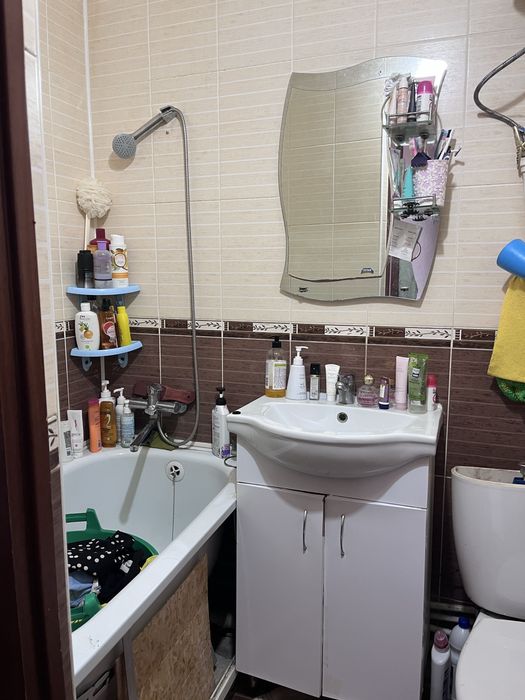 Продам 1 ком кв . Срочно .