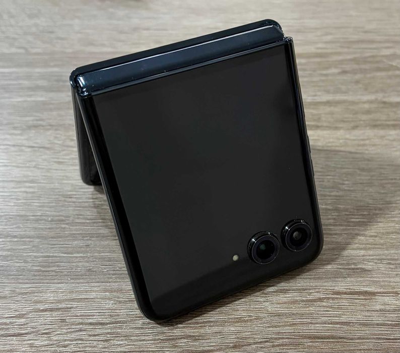 Motorola Razr 50 Ultra 5G 512GB 12GB RAM Dual