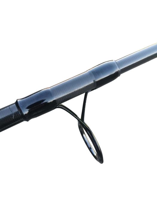 Два карбонови телекарпа 3.60мт + макари VC8000 13 лагера и корда. Нови