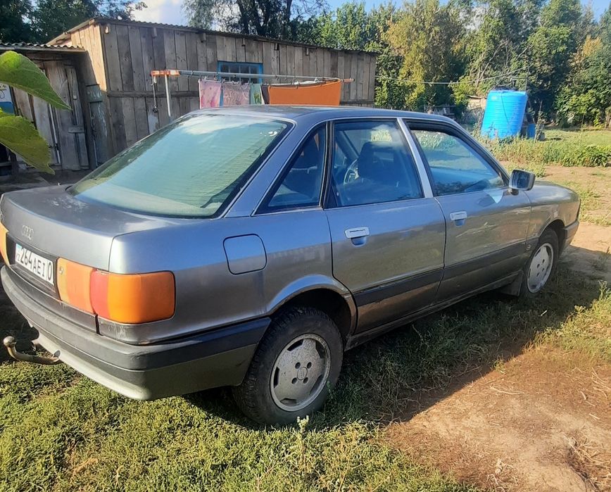На продаже Ауди 80 Б3