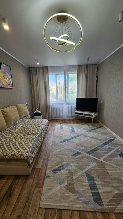 Продаётся 3 комн Сити центр