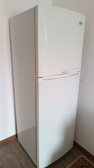 Холодильник Samsung Cooltech