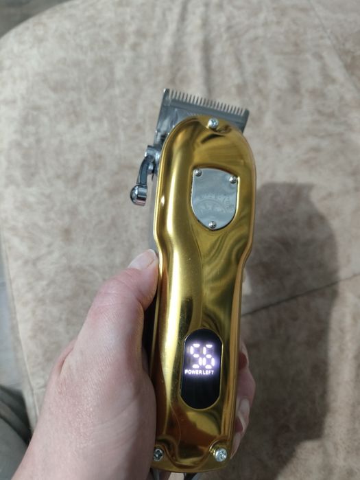 Парикмахерские принадлежности