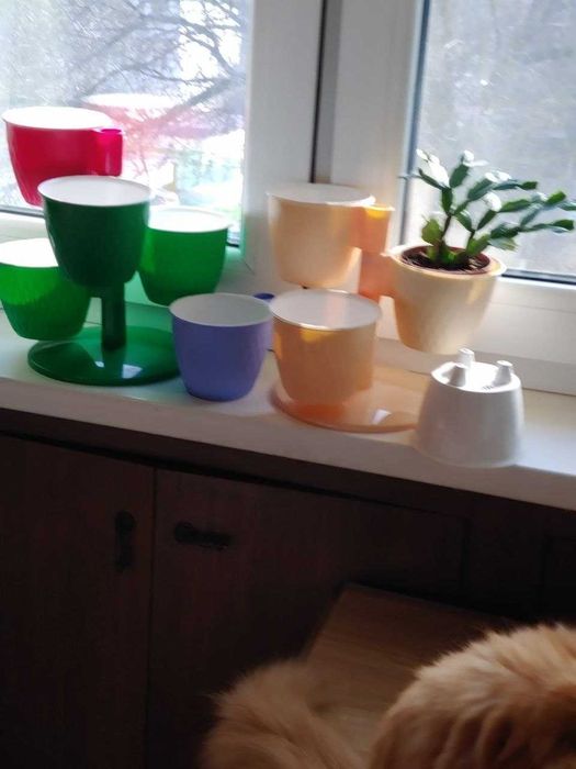 Продаются горшочки (каскад) для цветов в кашпо.