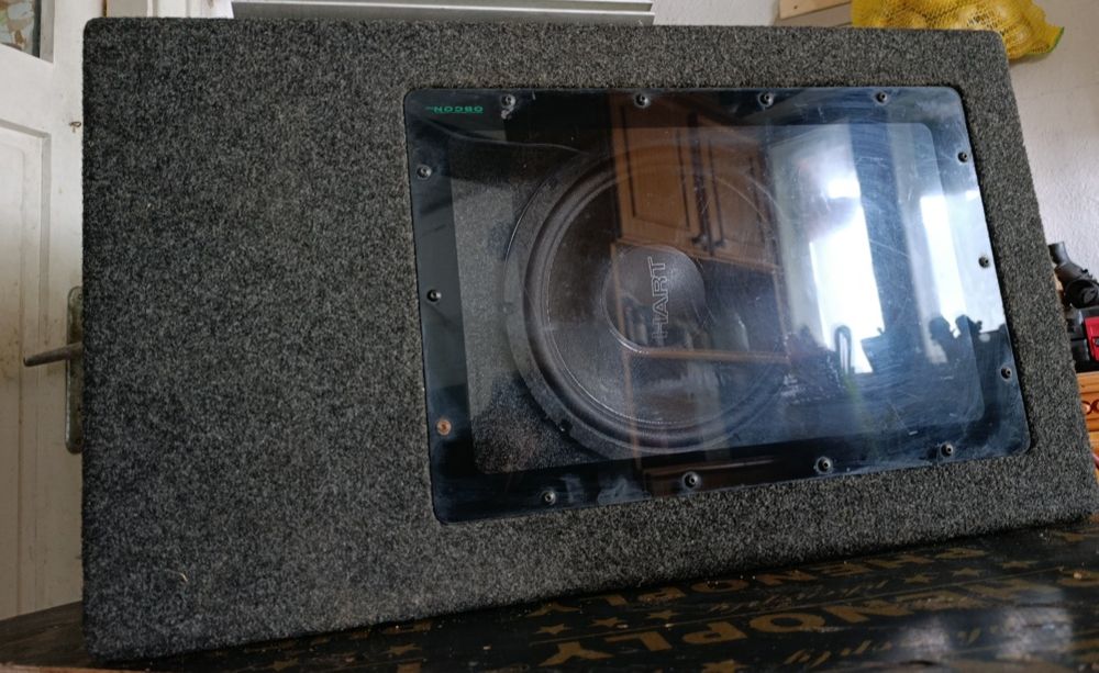 Баскаса със усилвател за кола hart,magnat 4000