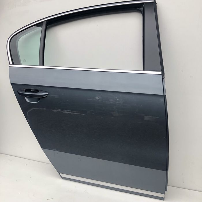 Usa dr spate vw Passat B7 limuzina cod de culoare LK7X 2011-2015