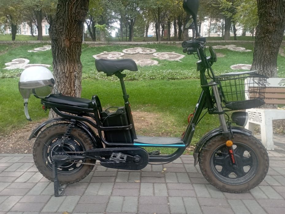 Продам отличный электрический скутер велик