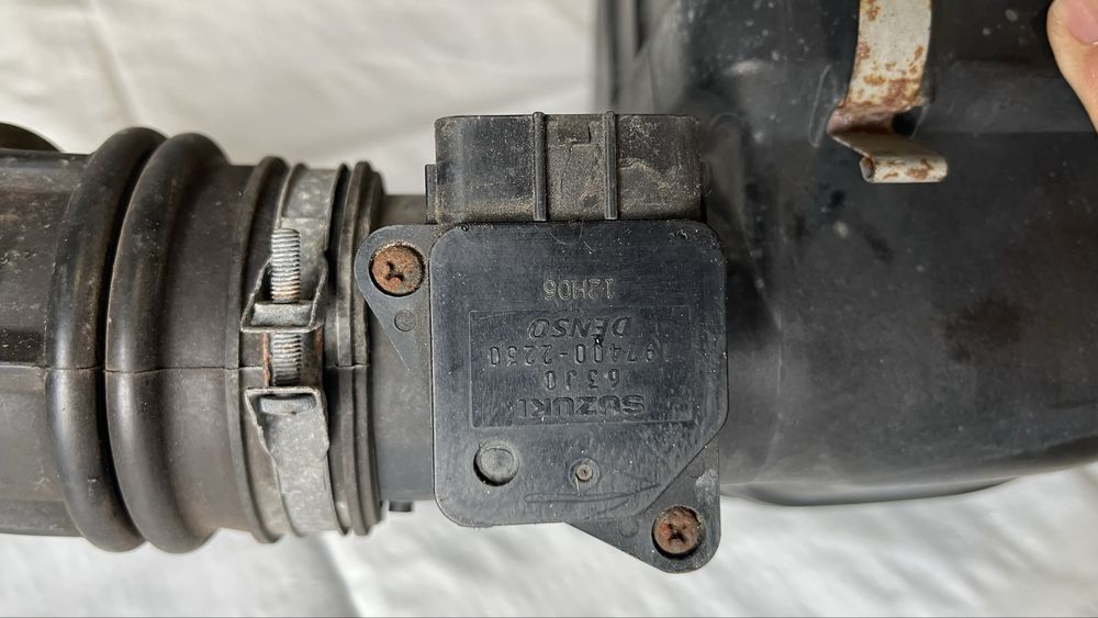 Дебитомер с въздоховод и кутия Suzuki Jimny