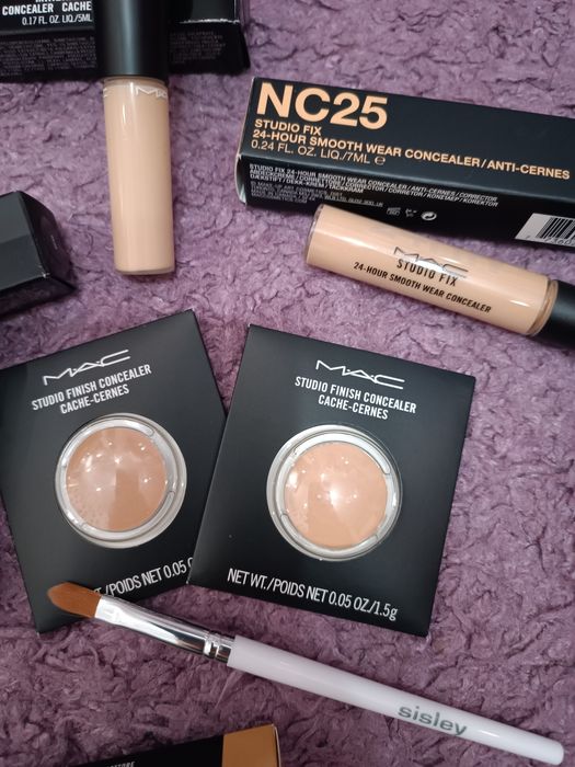 Гримове на MAC чисто нови