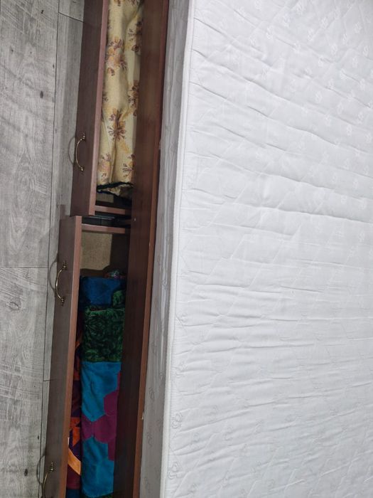 Продам двухспальную кровать