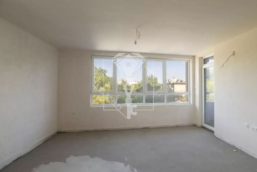 Продава се Тристаен апартамент в Пловдив, Съдийски - 112 кв.м за 1331 €/кв.м - Снимка #2