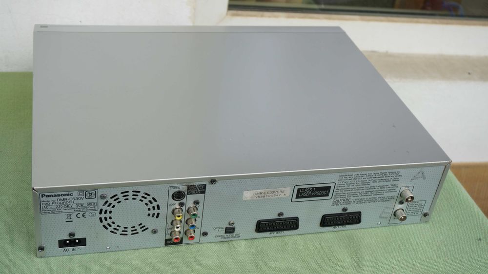 DVD recorder combo cu VHS Panasonic DMR-EV30 SQPB