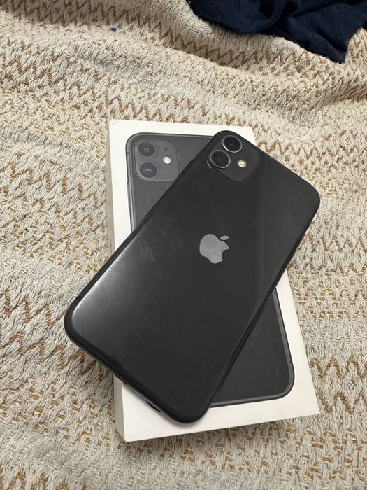 Продам айфон 11 на 64 гб