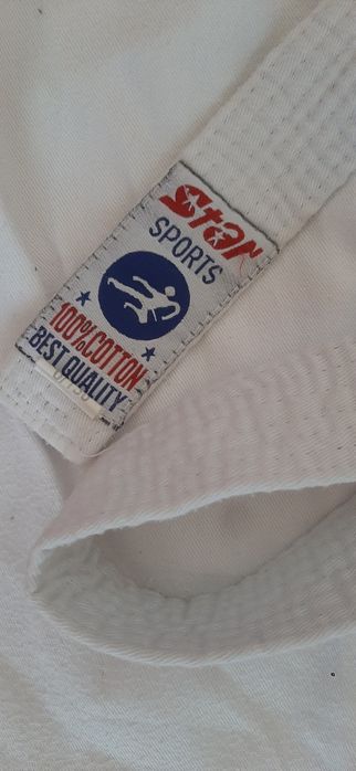 Продам костьюм для каратэ 6-7-8лет