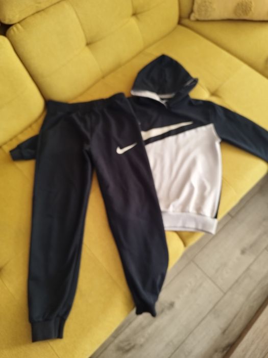 Екип на NIKE 137 - 147