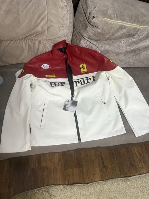 Куртка искуственная кожа , очень красивая