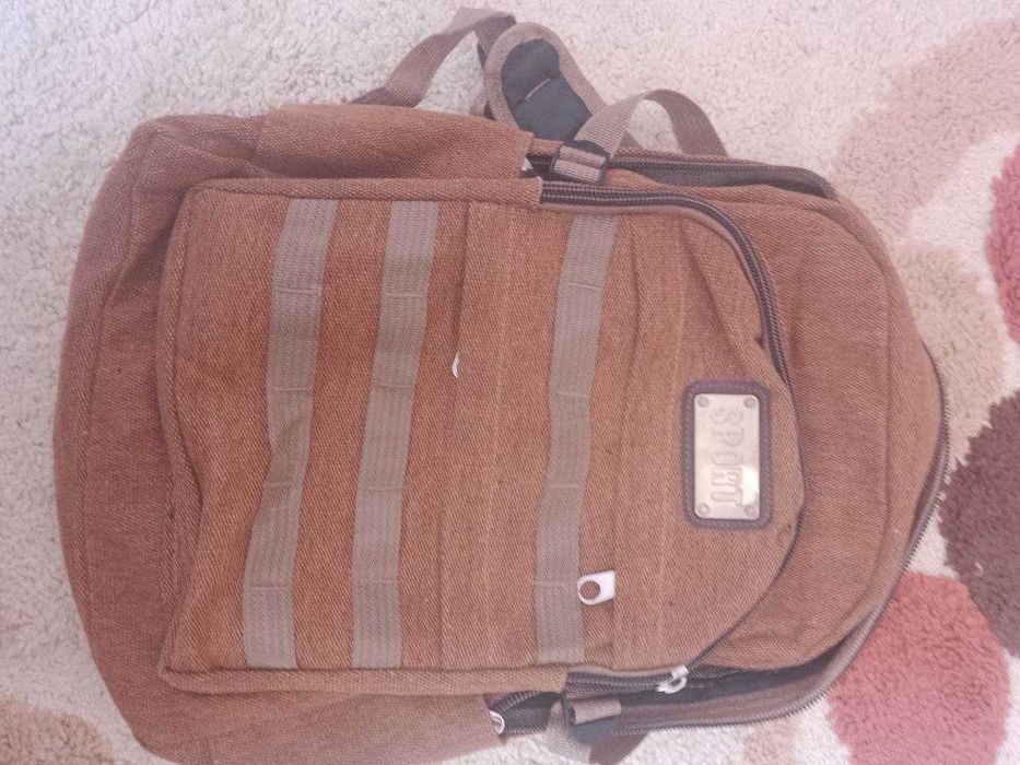 Ghiozdan nou, nefolosit