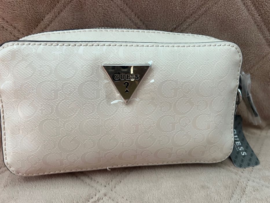 НАМАЛЕНИЕ 89 лв не 169 лв Guess Оригинална чанта през рамо