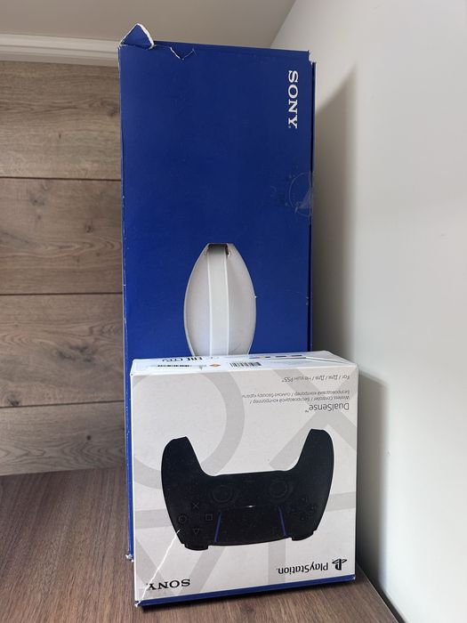 PlayStation 5 + 2 джойстика + игры