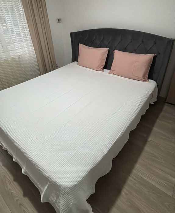 Pat dormitor matrimonial