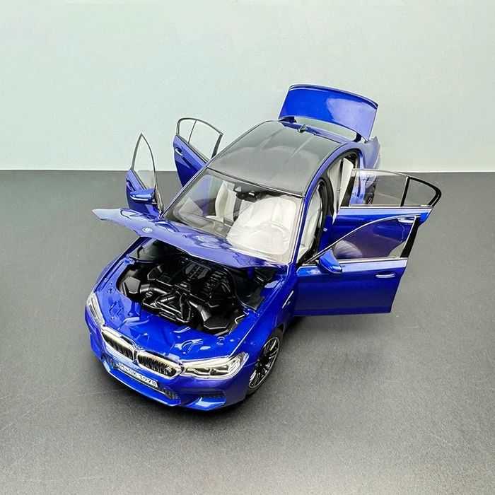 Bmw M5 F90 1:18 Norev Dealership Edition