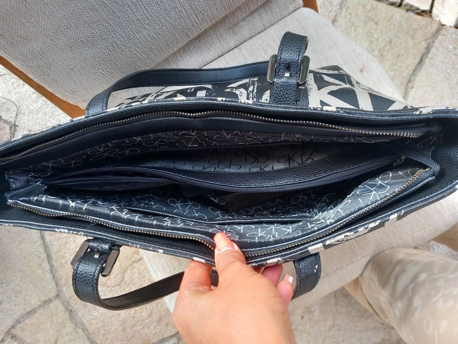 Оригинална чанта на Calvin Klein