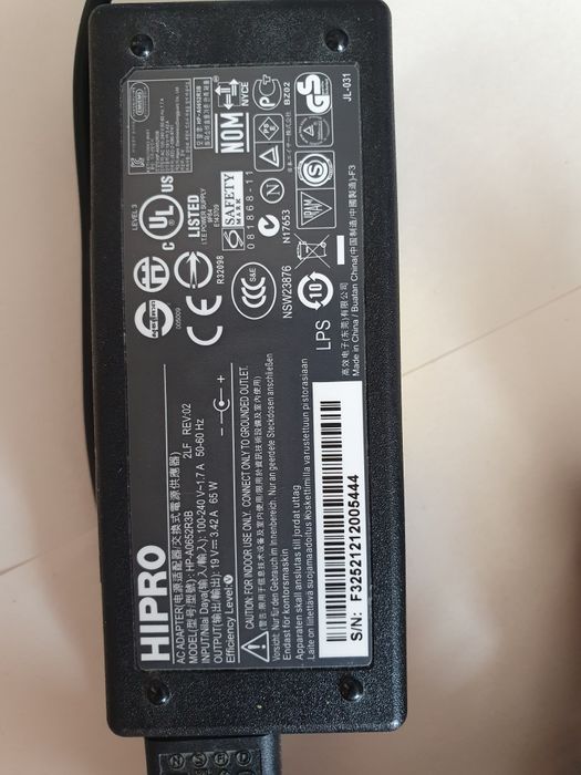 Блок питания для монитора и ноутбука