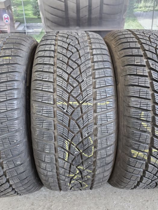 225/50/17 Goodyear 4бр