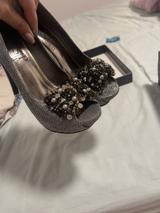 Бални обувки Sara Pen, носени веднъж