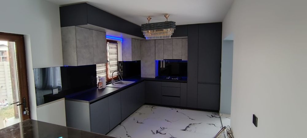 Execut mobila la comanda