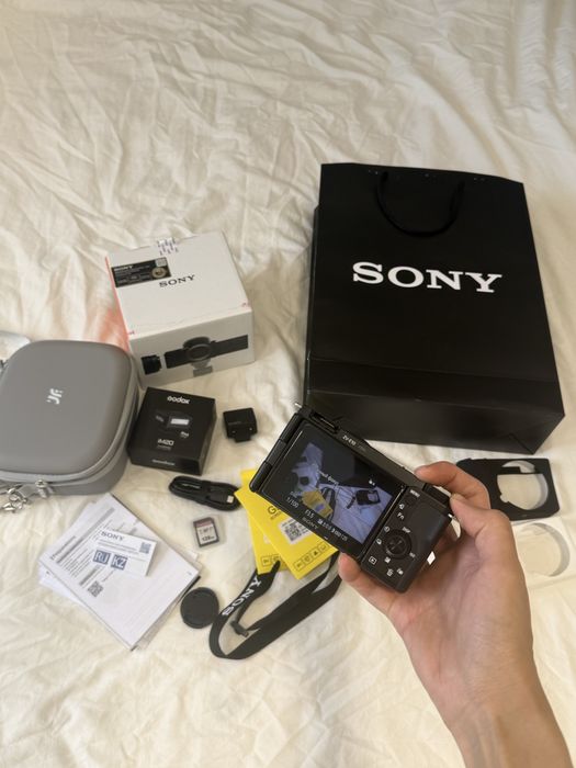 Sony ZV-E10 в отличном состоянии
