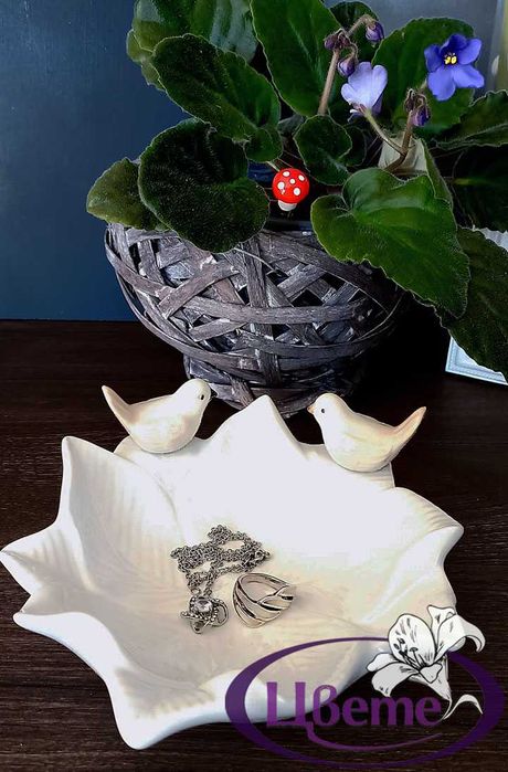 Керамични поставки за бижута