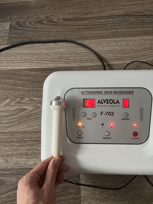 Ultrasonic skin massager