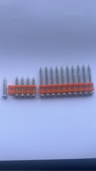 Doze gaz pentru pistoale de batut cuie in fier,beton,lemn 165mm+cuie