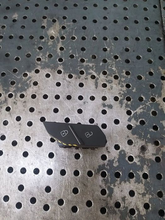Butoane blocare deblocare usa stanga fata vw t cross c11 d31 2gm962125a