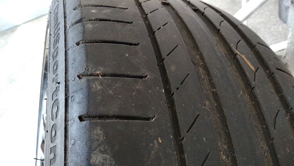 Jante aliaj 4 buc + anvelope Continental R18 225/40 vară Golf 5 sau...