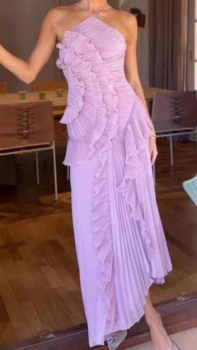 Нежна ,стилна рокля