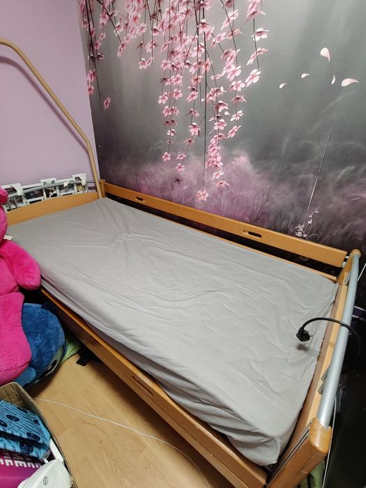 Електрическо болнично легло