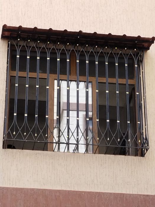 Решетки на окна.Панжаралар ойналарга. Установка козырьков и роликов.