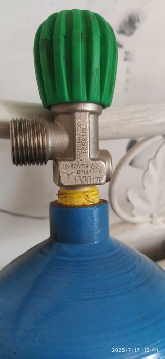 Кислородный медецынский балон 2литра