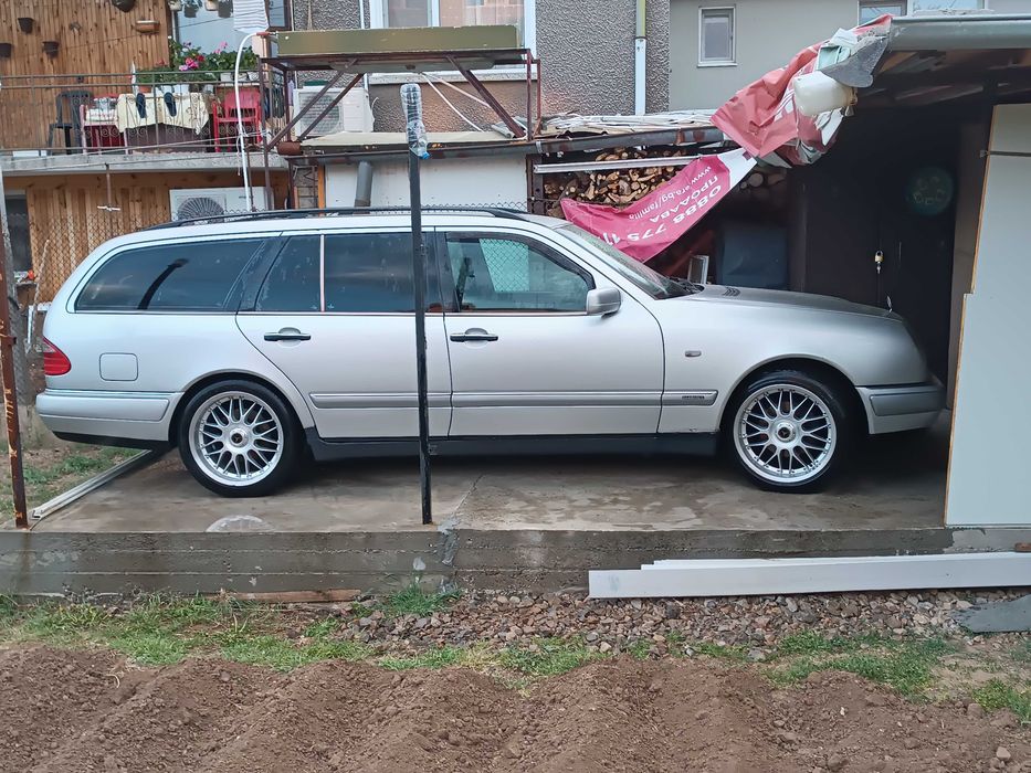 Предна дясна врата за Мерцедес w210