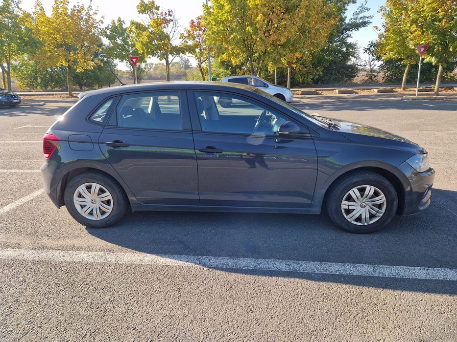 VOLKSWAGEN Polo