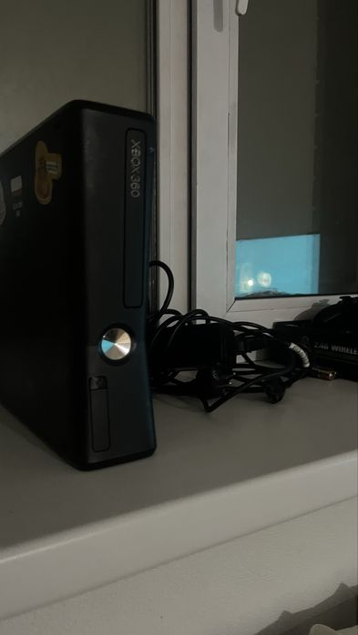 xbox 360 slim.