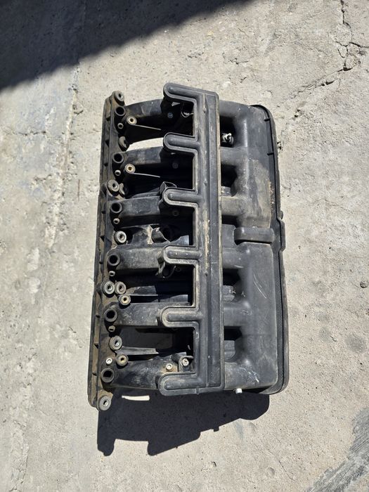 Впкскной коллектор м54