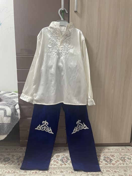 Продам национальный казахский костюм для мальчика 8-10 лет