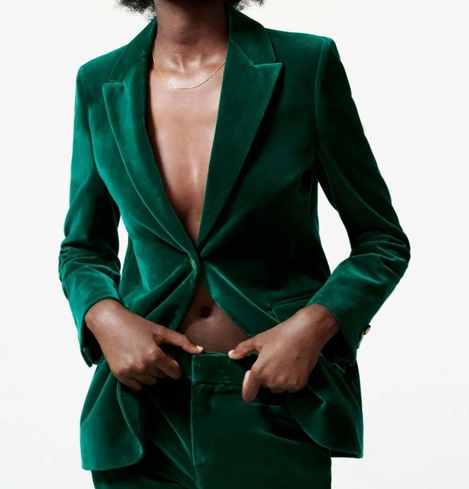 Costum catifea Zara Limited edition