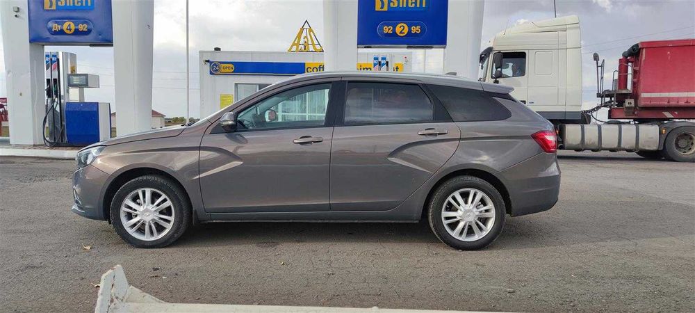 Продам Lada Vesta SW Универсал