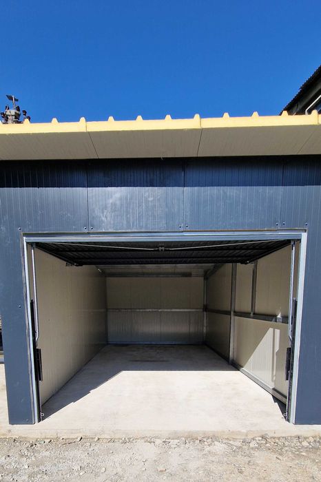 Vand Garaj Lupeni zona Barbateni