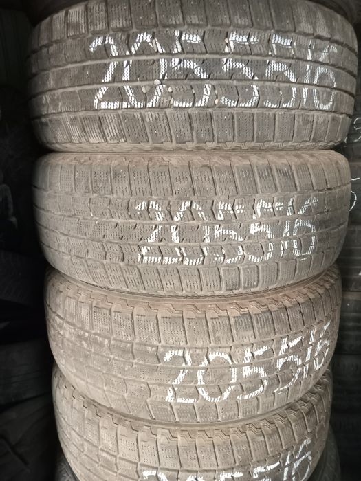 205/55/16  -Maxxis