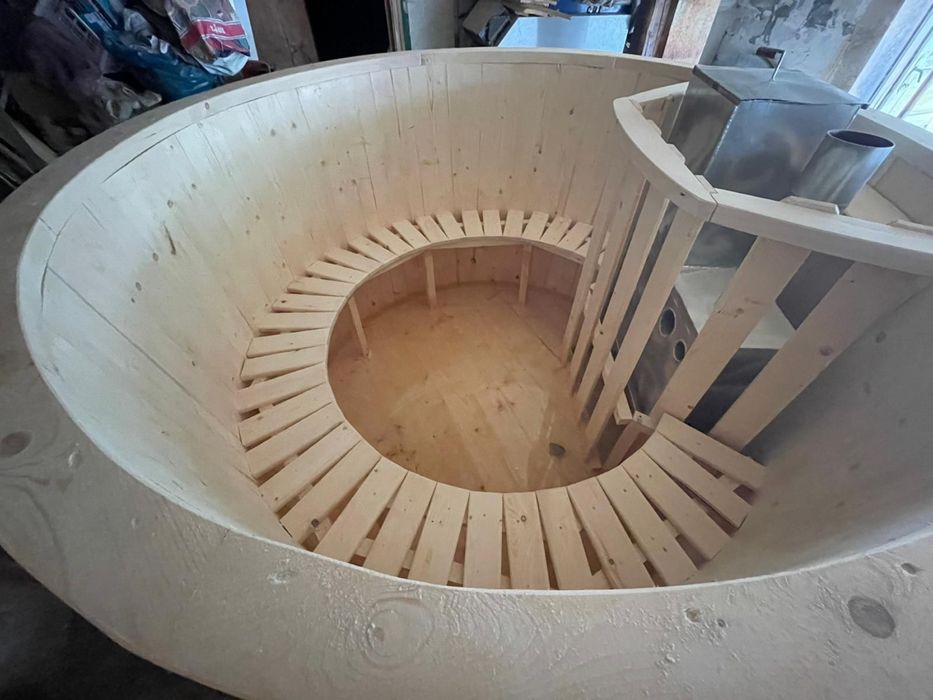 Ciubăr din lemn jacuzii